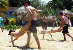 Prens Harry'nin sevgilisinin düğün fotoğrafları manşetlerde