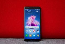 Huawei P Smart inceleme : Bütçe dostu ve 18: 9 ekran sunuyor