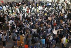 Son dakika: Trump'a tepkiler büyüyor! Ünlü yıldızlar kürsüden haykırdı