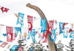 ‘Başkan’ın dinozorları sergide