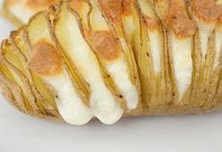 Fırında kaşarlı patates