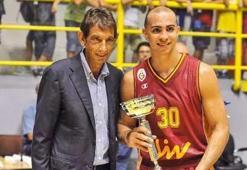 Arroyo Barcelona yolunda