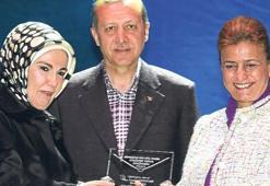 Emine Erdoğan’a ‘Yılın Annesi’ ödülü