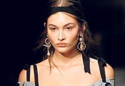 Podyum meyve bahçesine döndü...