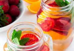 Lezzetli ve pratik arındırıcı su tarifleri