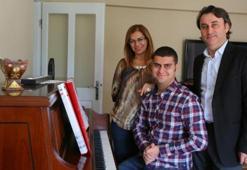 Okullara kabul edilmeyen otizmli Raci, müzik dehası oldu