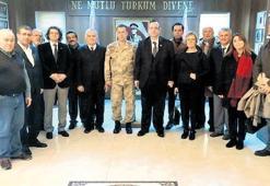 Kabataşlılardan Mehmetçik’e destek