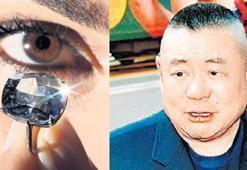 Mücevhere doymadı!