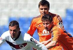 Yeni Malatyaspor iki futbolcuyla anlaşmaya vardı