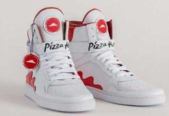 Dünyanın pizza siparişi verebilen ilk spor ayakkabısı karşınızda