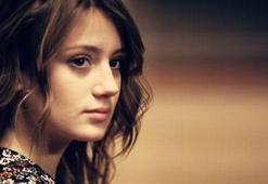 Gizem Karaca kimdir?