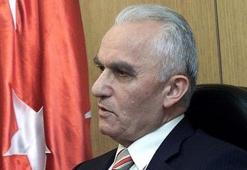 Yaşar Yakış kimdir?