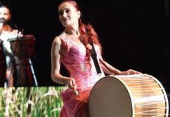 Açılış ve kapanış Candan Erçetin'den