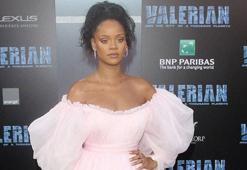 Kırmızı halıya Rihanna damgası