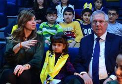 Aziz Yıldırım ailesiyle etkinlikte