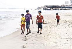 Gazze gökleri sessiz toprak yıkımla dolu