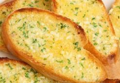 Yumurtalı ekmekli sahur menüsü