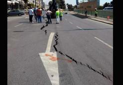 Zeytinburnu'nda yol çöktü