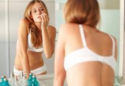 Göz altındaki mor halkalardan nasıl kurtulabilirim?