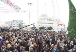 Maltepe Meydanı’nda Noel ağaçlı buluşma