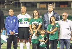 Alkışlar Alex için