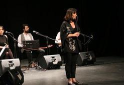 İclal Aydın'dan tek kişilik gösteri!