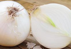 Saçları uzatan soğan kürü