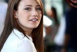 Gizem Karaca kimdir?