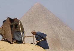 Piramitlerde sürpriz keşif