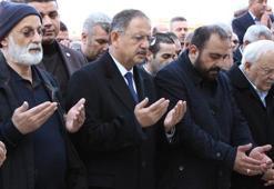 Bakan Özhaseki eski başkanın cenazesine katıldı