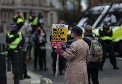 Londra’da AB yanlıları ile aşırı sağcılar gösteri yaptı