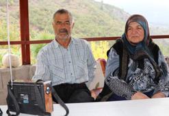 Eşini de alıp şehirden kaçtı, doğayla iç içe kendi hayatını kurdu