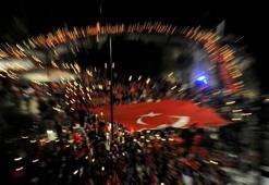 Fener alayında 600 metrelik Türk bayrağı açıldı