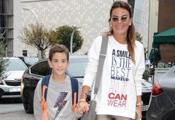 Özlem Yıldız oğluyla baş başa