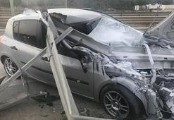 Bursa'da feci kaza: Bariyerlere ok gibi saplandı