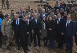 Bakan Çavuşoğlu’ndan 'Nöbet' setine ziyaret