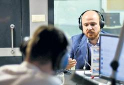 İtalyanca şarkı söyledi