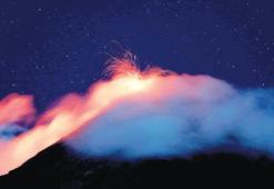 Ateş volkanı patladı