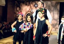 Minik kahramanlarla podyumda!