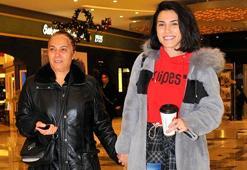 Anne ile el ele alışveriş