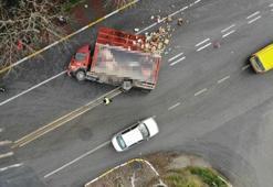 Son dakika... Avcılar'da kamyon devrildi! Trafik durma noktasına geldi