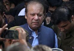 Pakistan'da eski Başbakan Şerif yolsuzluktan 7 yıl ceza aldı