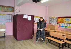 Dünyanın "en uzun genç kızı" oyunu kullandı