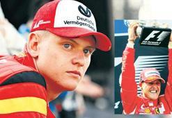 Mick Schumacher Ferrari testinde