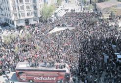 ‘Vatandaşlara terörist muamelesi kabul edilemez’