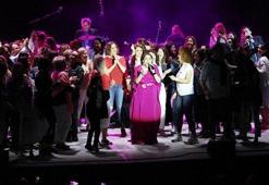 İzmir'de Pink Martini coşkusu