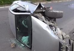 Pendik’de virajı alamayan otomobil devrildi, sürücü ağır yaralandı