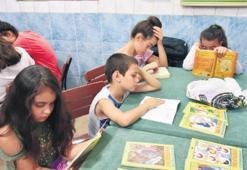 Okey taşları sustu çocuklar kitap okudu