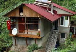 Kayanın üzerine ev yaptı