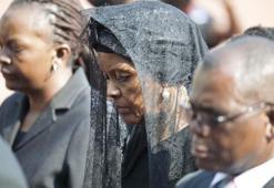 Eski Devlet Başkanı Mugabe'yi böyle uğurladılar